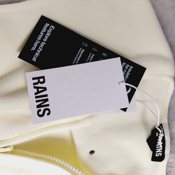 New RAINS Fleece Vest in STRAW Pale Yellow P4178 - Picture 7 of 10